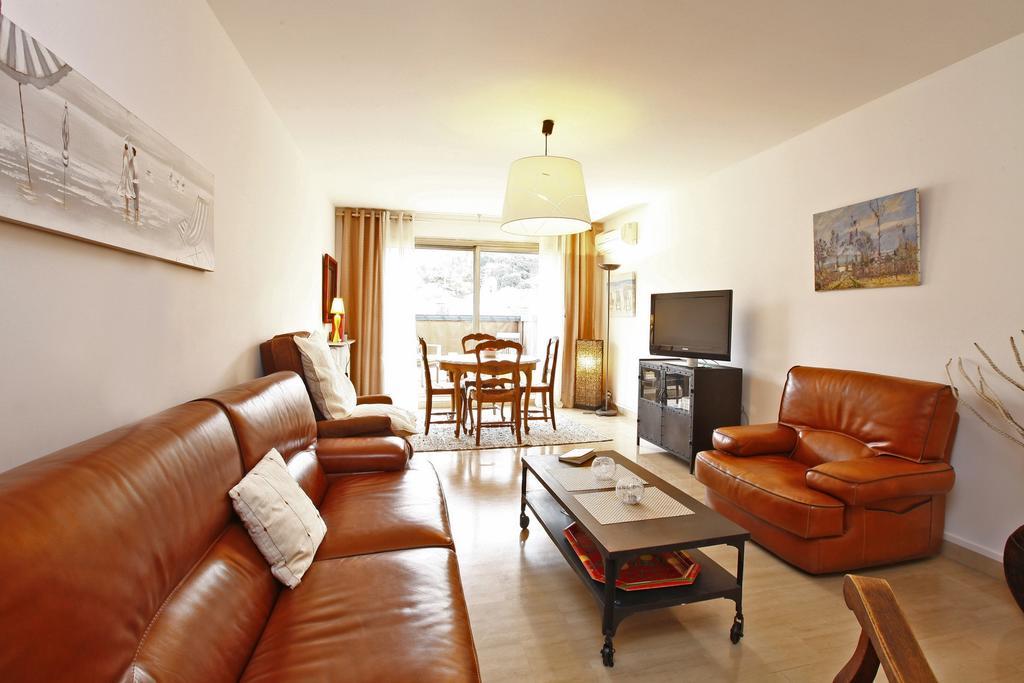 Appartement 6 Personnes Avec Terrasse Le Port Nizza Zimmer foto