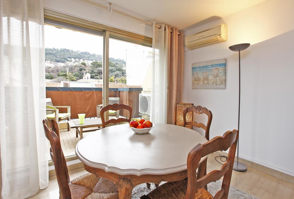 Appartement 6 Personnes Avec Terrasse Le Port Nizza Zimmer foto