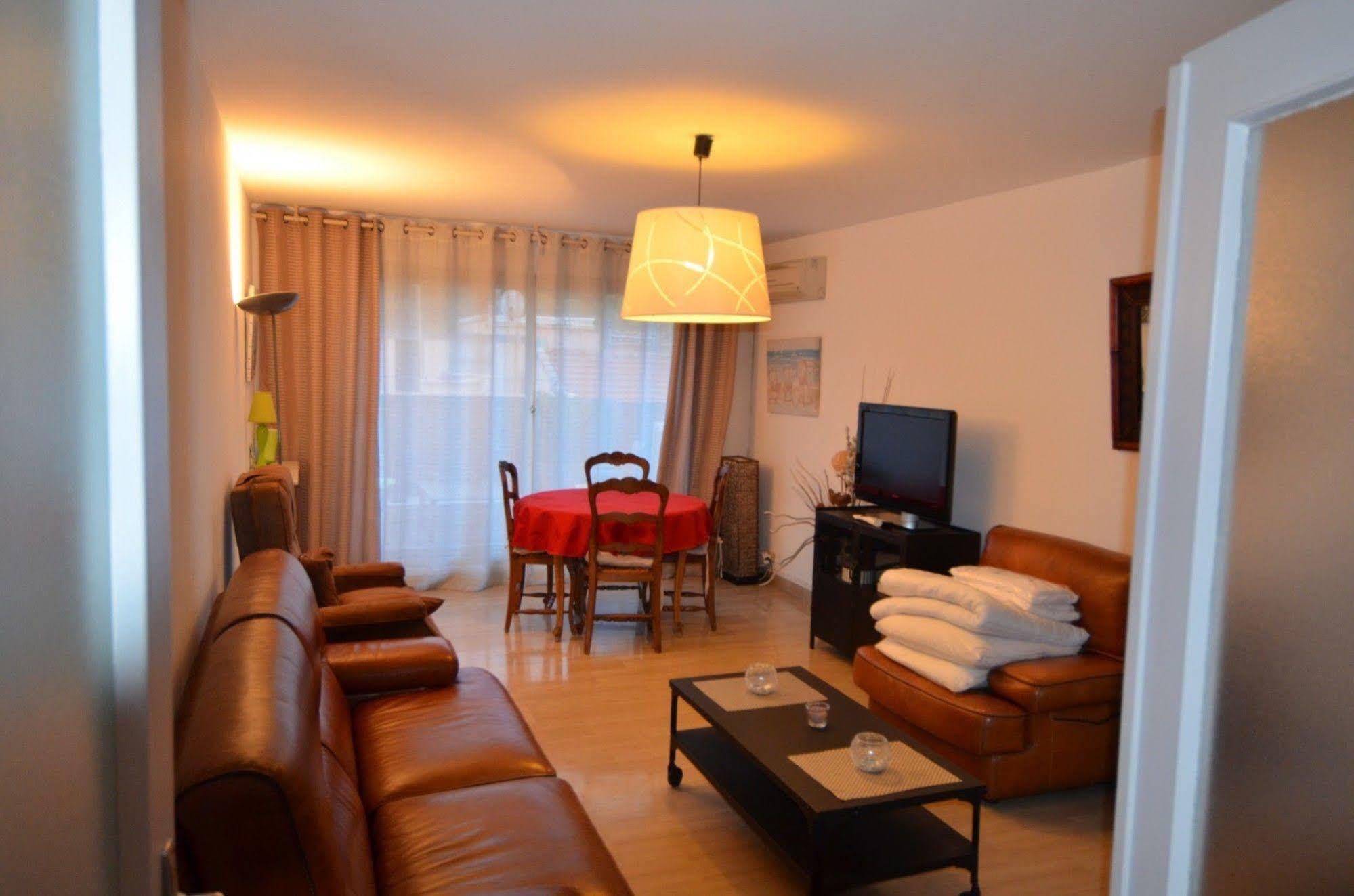 Appartement 6 Personnes Avec Terrasse Le Port Nizza Exterior foto