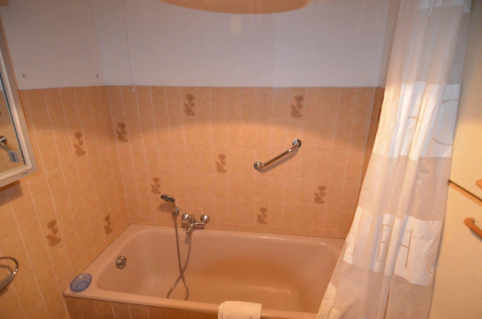 Appartement 6 Personnes Avec Terrasse Le Port Nizza Exterior foto